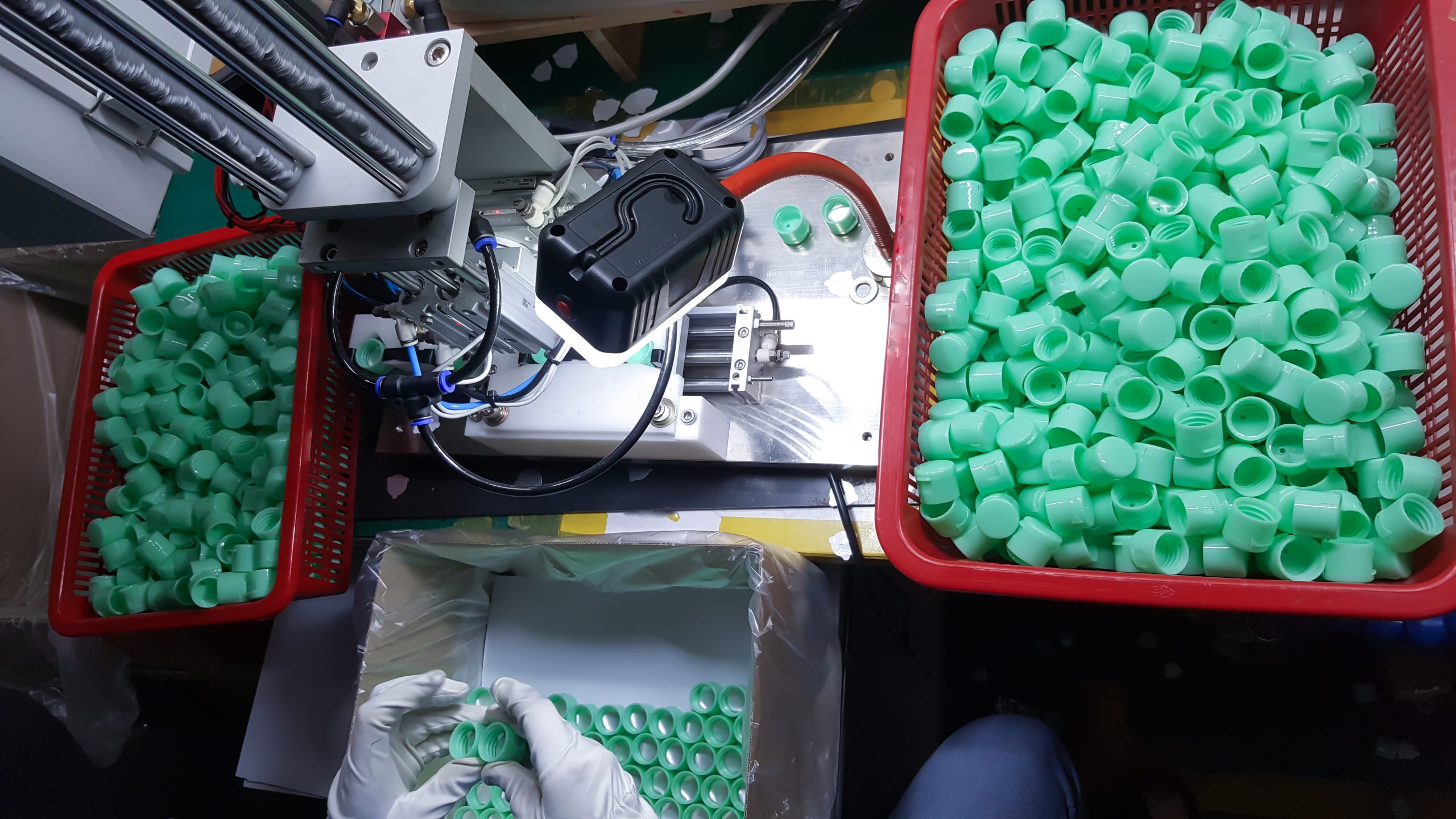 Packing and Assembleding of Plastic bottle caps, from the manufa